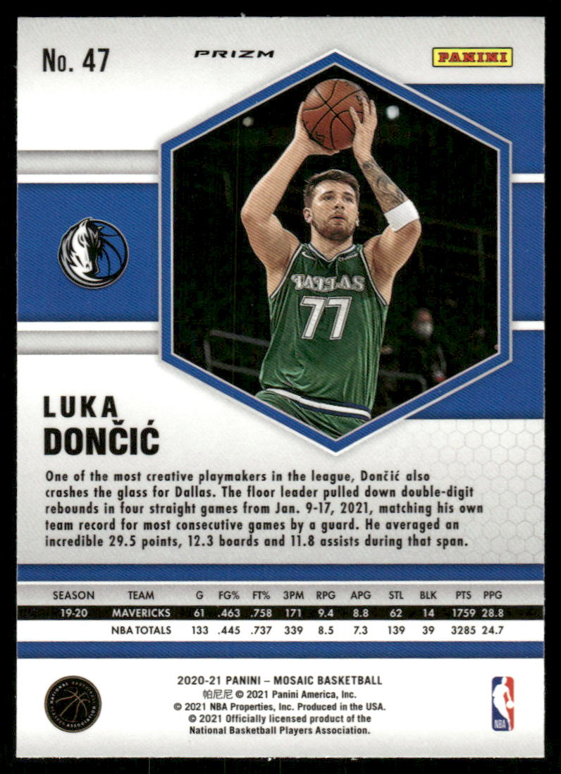 A390 LUKE DONCIC 2020-21 MOSAIC GREEN REFRACTOR #47 MAVERICKS